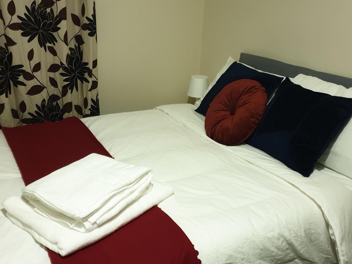 2 Bedroom Lovely Apartment In Woolwich London Exterior foto